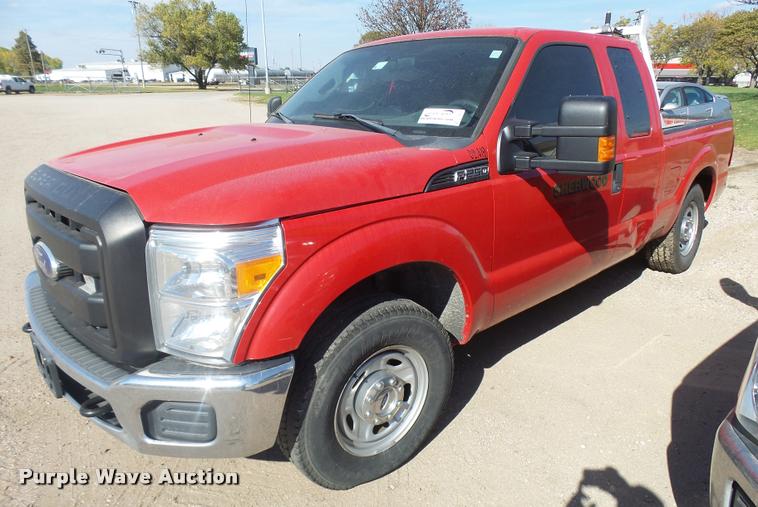 image for item L3304 2011 Ford F250 Super Duty SuperCab pickup truck