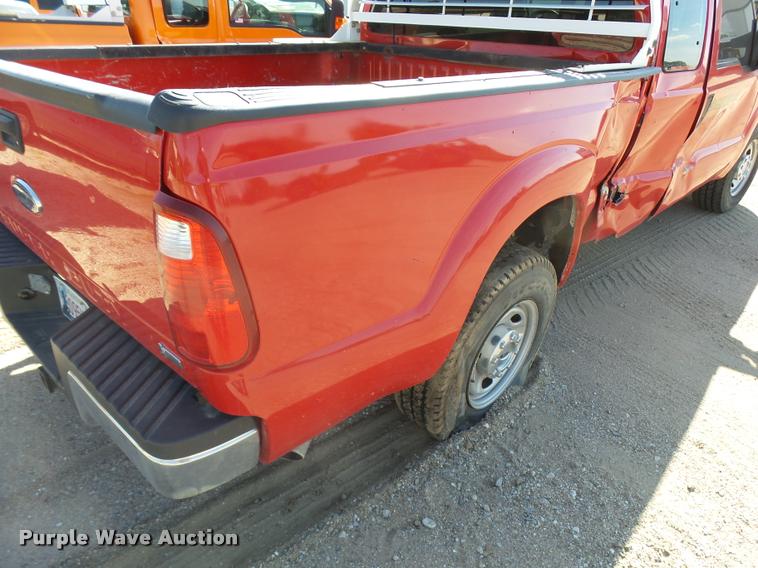 image for item L3304 2011 Ford F250 Super Duty SuperCab pickup truck
