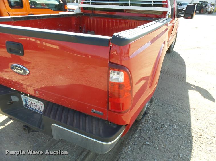 image for item L3304 2011 Ford F250 Super Duty SuperCab pickup truck