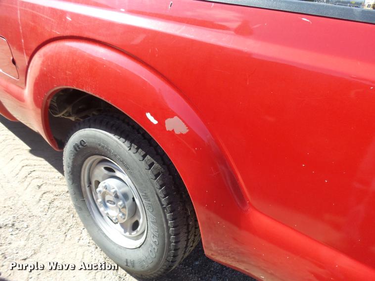 image for item L3304 2011 Ford F250 Super Duty SuperCab pickup truck