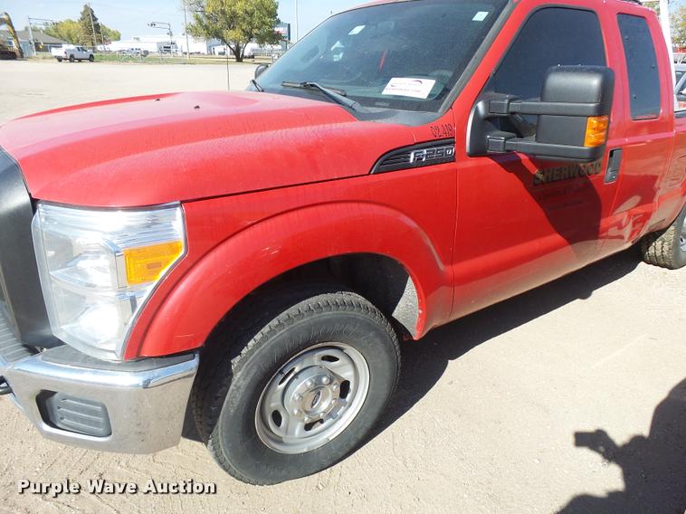 image for item L3304 2011 Ford F250 Super Duty SuperCab pickup truck