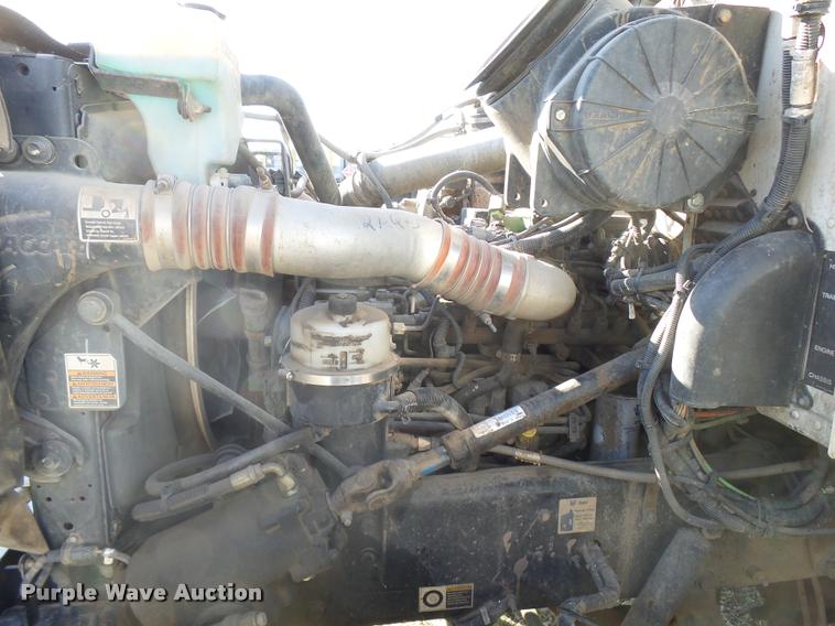 image for item L3308 2009 Peterbilt 335 truck cab and chassis