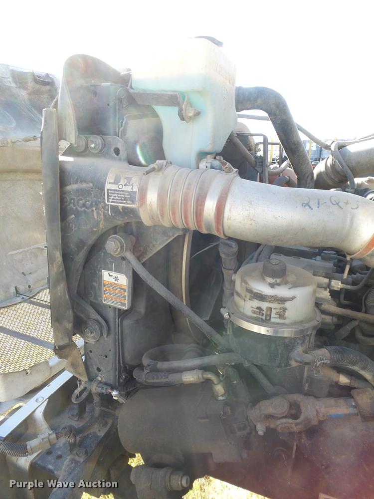 image for item L3308 2009 Peterbilt 335 truck cab and chassis