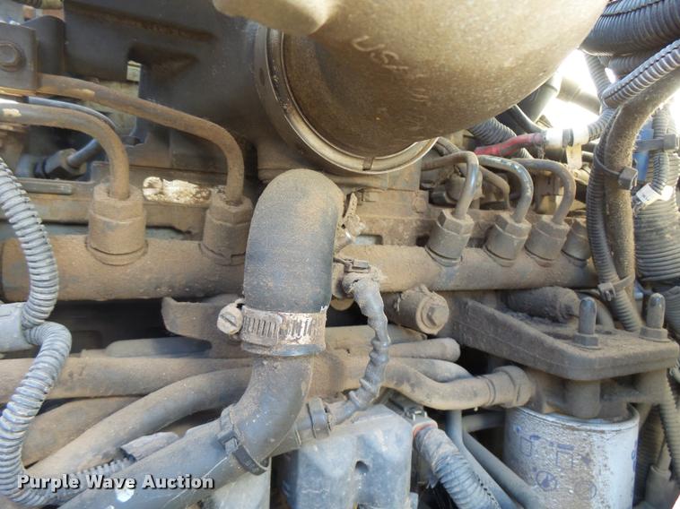 image for item L3308 2009 Peterbilt 335 truck cab and chassis