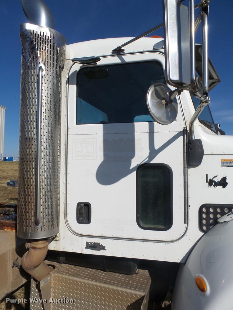 image for item L3308 2009 Peterbilt 335 truck cab and chassis