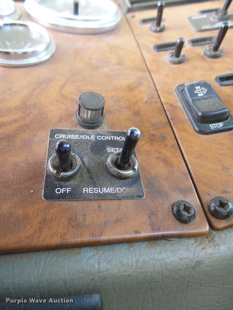 image for item L3308 2009 Peterbilt 335 truck cab and chassis