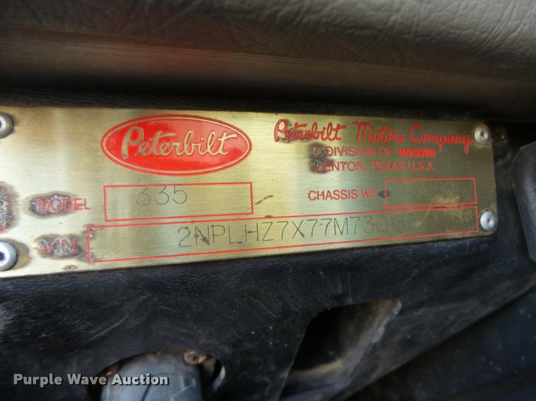 image for item L3309 2007 Peterbilt 335 truck chassis