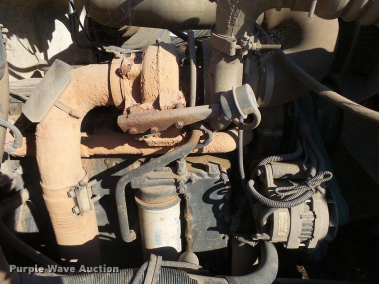 image for item L3309 2007 Peterbilt 335 truck chassis