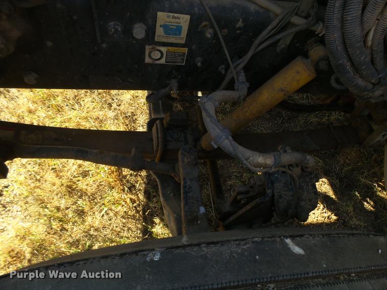 image for item L3309 2007 Peterbilt 335 truck chassis