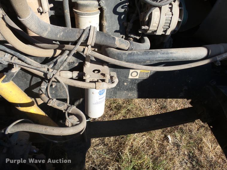 image for item L3309 2007 Peterbilt 335 truck chassis