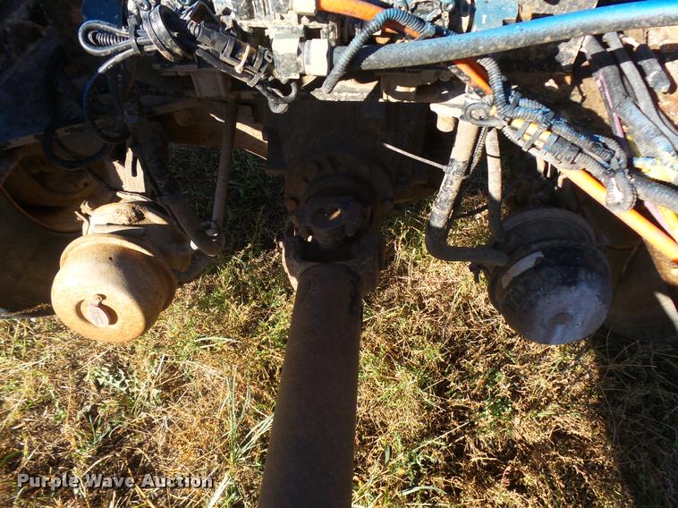 image for item L3309 2007 Peterbilt 335 truck chassis