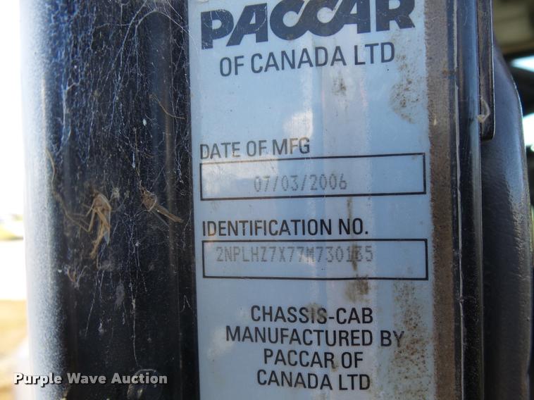 image for item L3309 2007 Peterbilt 335 truck chassis