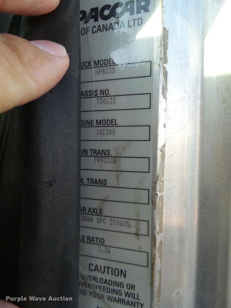 image for item L3309 2007 Peterbilt 335 truck chassis