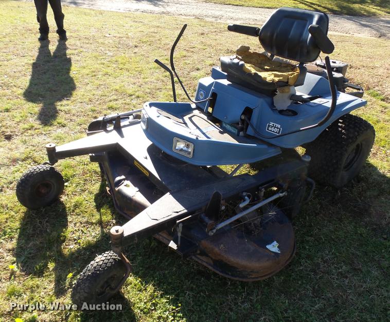 Dixon 6601 ZTR lawn mower in Haysville, KS Item L3396 sold Purple Wave