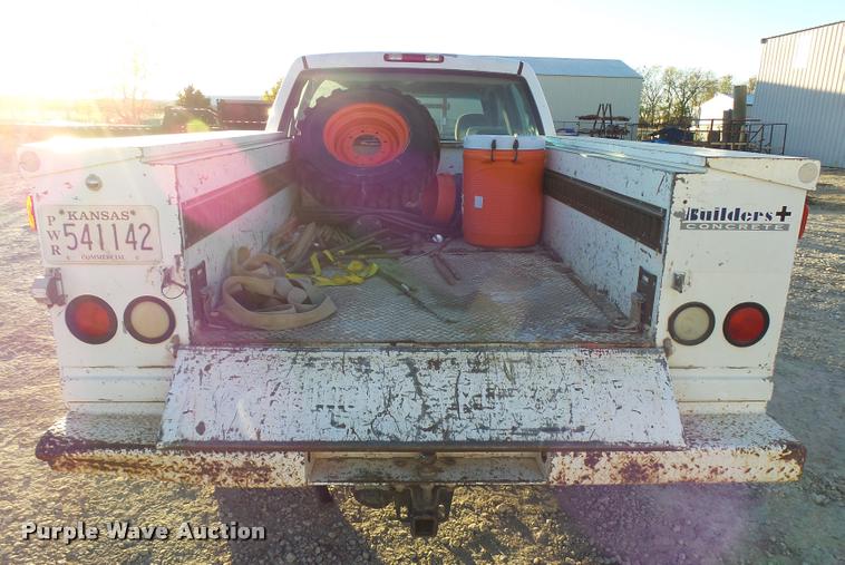 image for item L3446 2006 GMC Sierra 2500HD Crew Cab utility truck