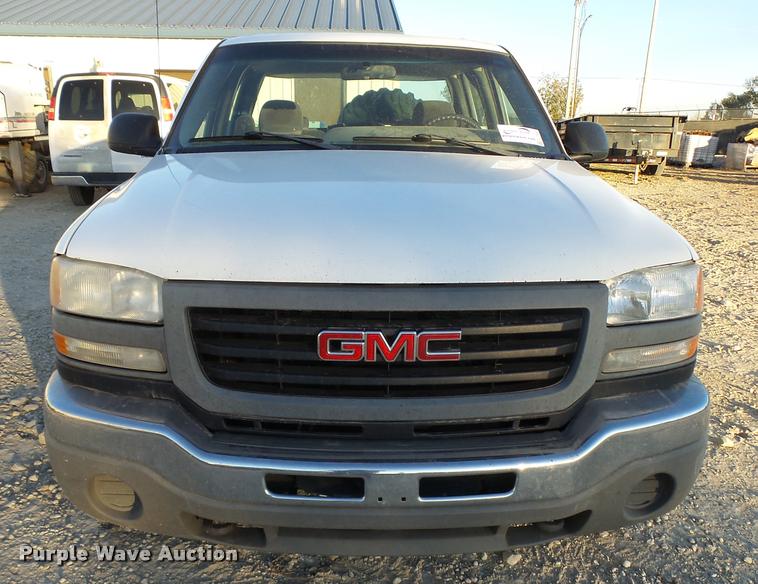 image for item L3446 2006 GMC Sierra 2500HD Crew Cab utility truck