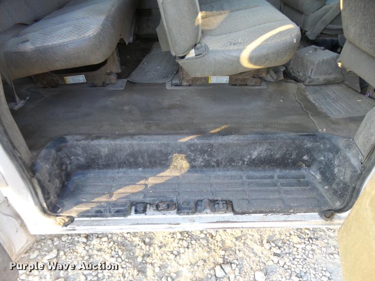 image for item L3447 2006 Chevrolet Express 3500 van