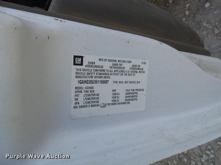 image for item L3447 2006 Chevrolet Express 3500 van