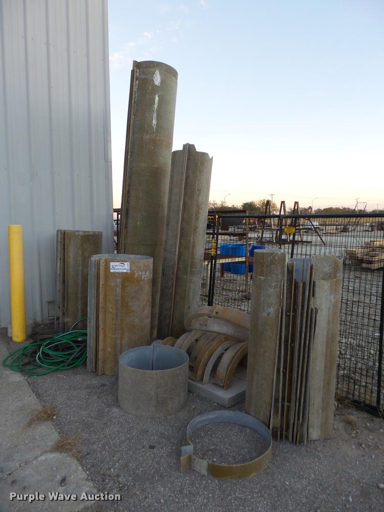 MFG fiberglass round column forms in Wichita, KS Item L3455 sold Purple Wave