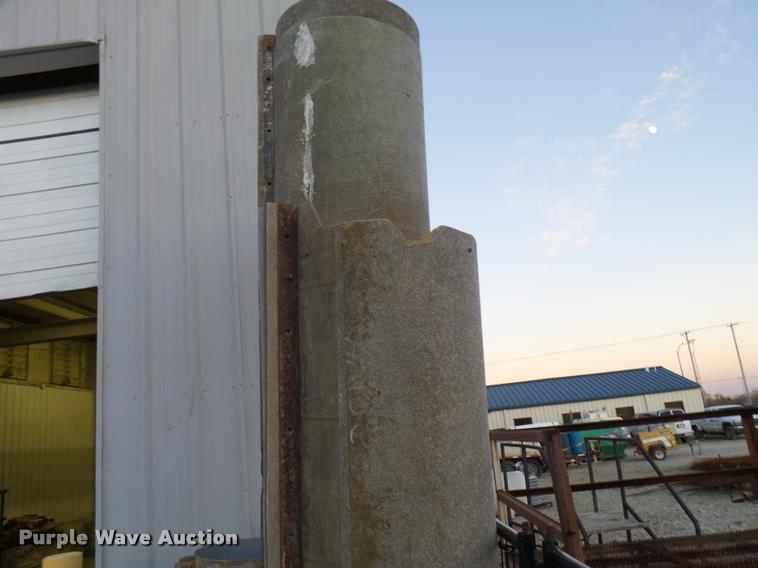 image for item L3455 MFG fiberglass round column forms