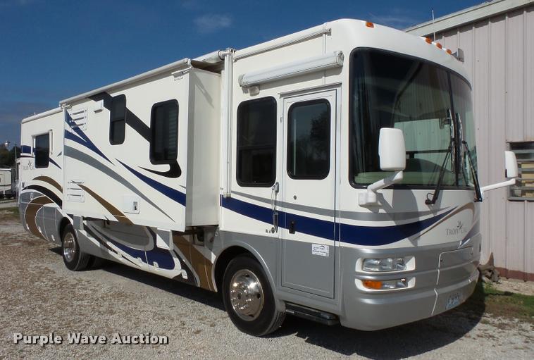 image for item L3553 2005 Tropi Cal RV