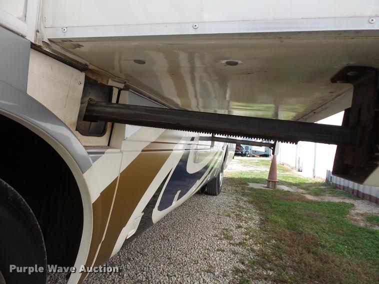 image for item L3553 2005 Tropi Cal RV