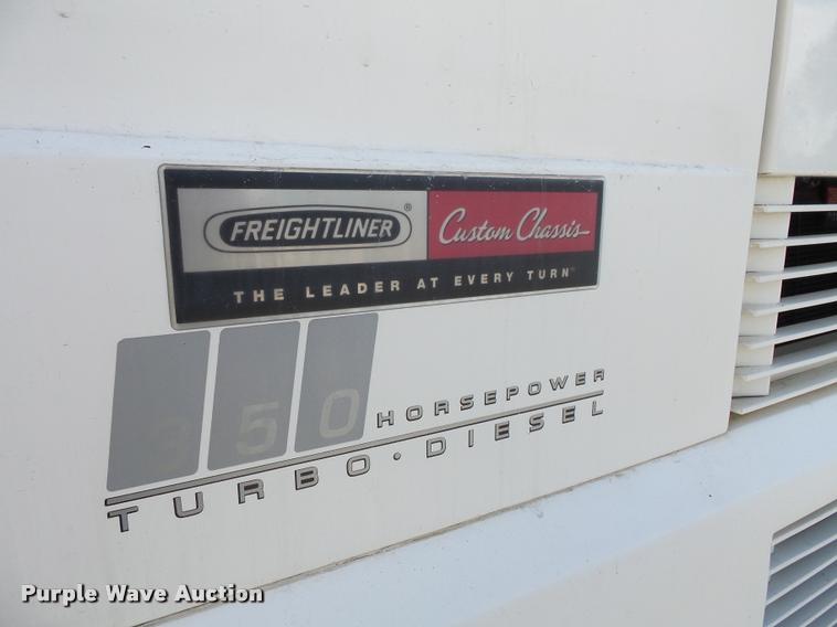 image for item L3553 2005 Tropi Cal RV