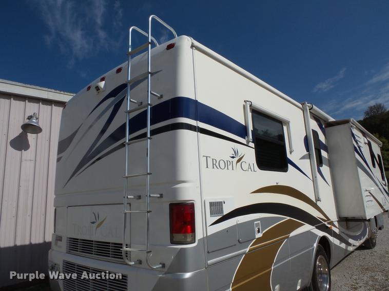 image for item L3553 2005 Tropi Cal RV