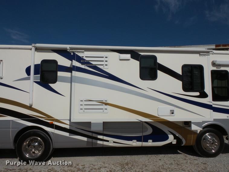 image for item L3553 2005 Tropi Cal RV