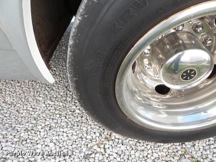 image for item L3553 2005 Tropi Cal RV