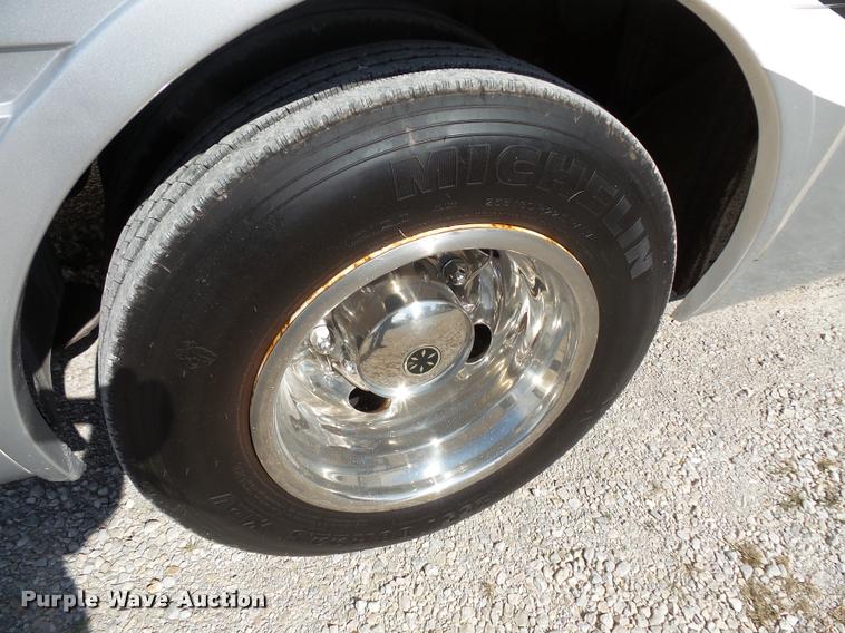 image for item L3553 2005 Tropi Cal RV