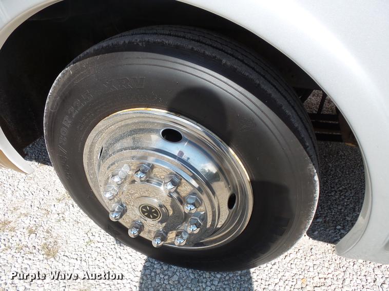 image for item L3553 2005 Tropi Cal RV