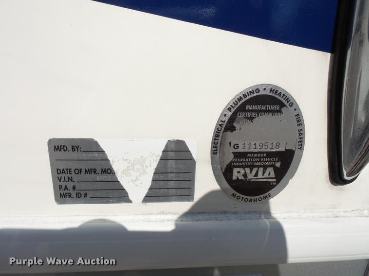 image for item L3553 2005 Tropi Cal RV