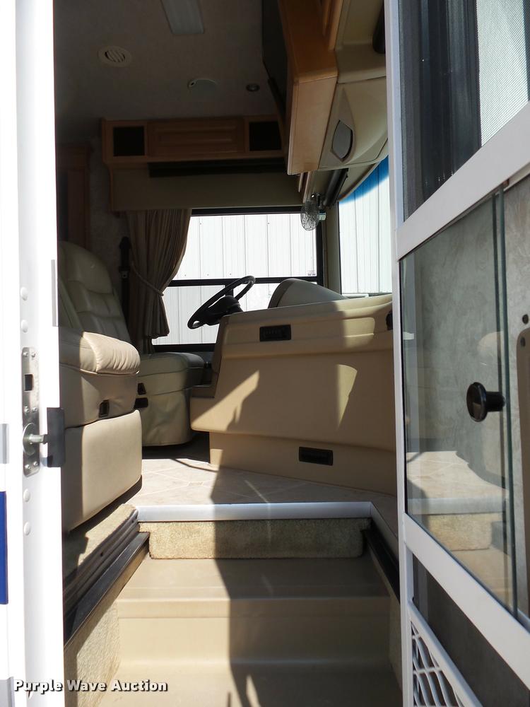 image for item L3553 2005 Tropi Cal RV