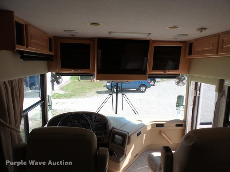 image for item L3553 2005 Tropi Cal RV