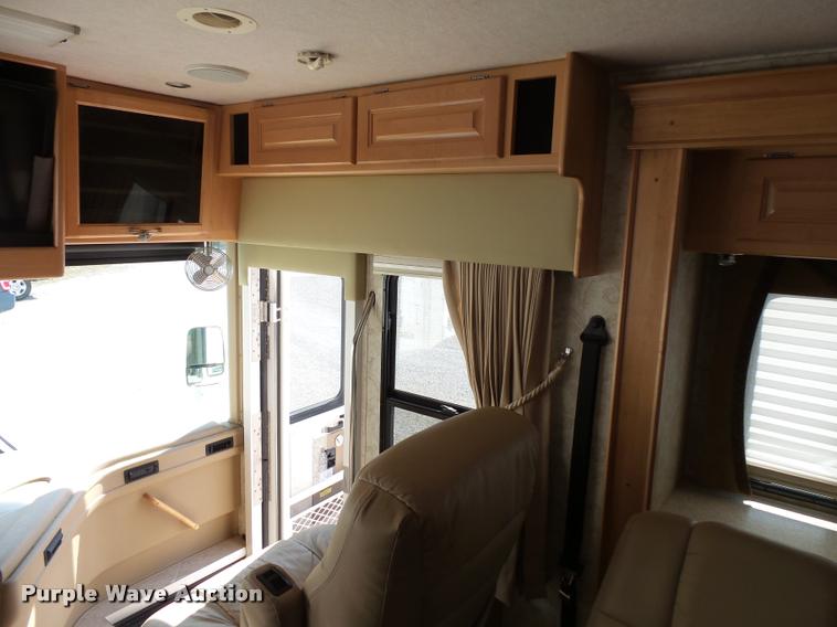 image for item L3553 2005 Tropi Cal RV