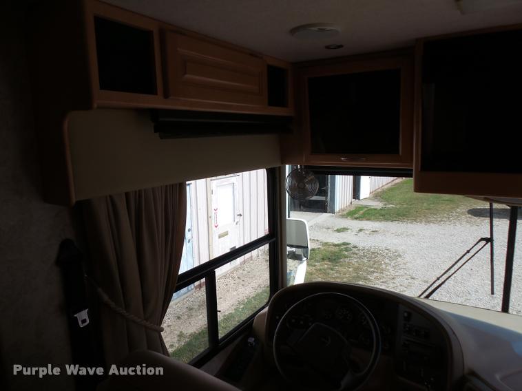 image for item L3553 2005 Tropi Cal RV