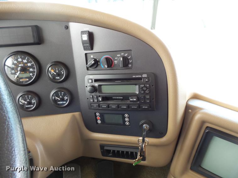 image for item L3553 2005 Tropi Cal RV