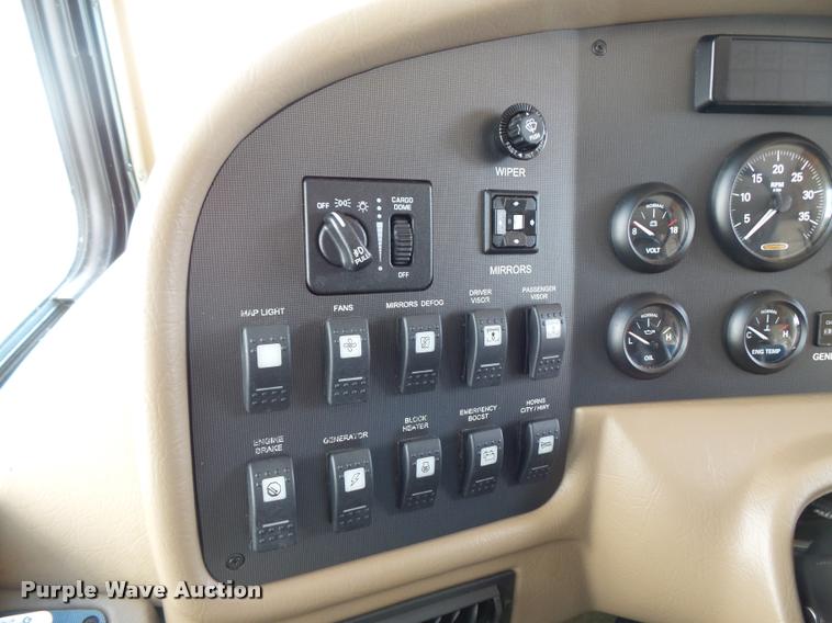 image for item L3553 2005 Tropi Cal RV