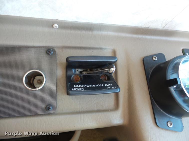 image for item L3553 2005 Tropi Cal RV