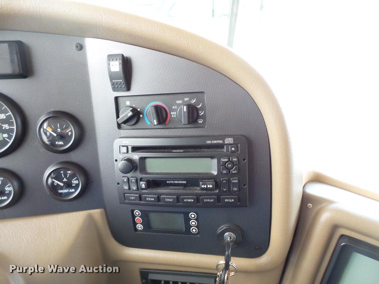 image for item L3553 2005 Tropi Cal RV