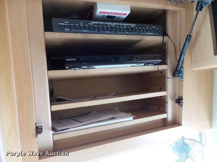 image for item L3553 2005 Tropi Cal RV