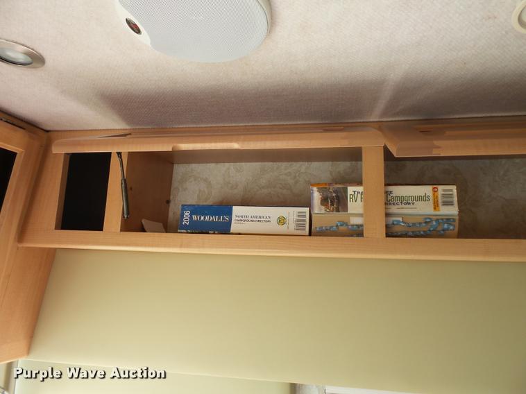 image for item L3553 2005 Tropi Cal RV