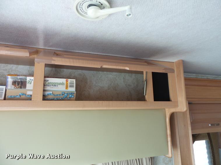 image for item L3553 2005 Tropi Cal RV