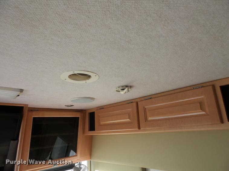 image for item L3553 2005 Tropi Cal RV