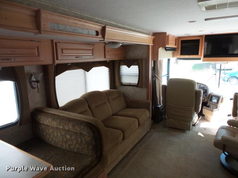 image for item L3553 2005 Tropi Cal RV