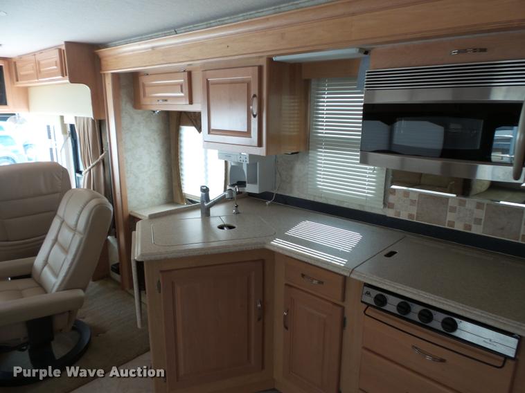 image for item L3553 2005 Tropi Cal RV