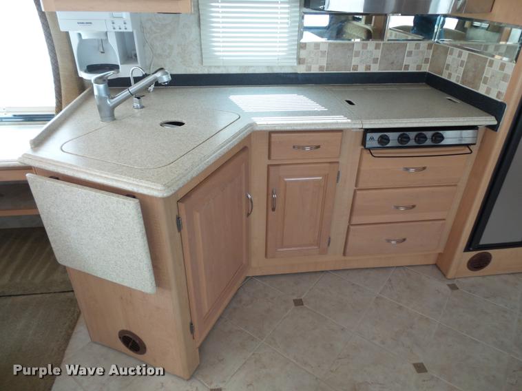 image for item L3553 2005 Tropi Cal RV