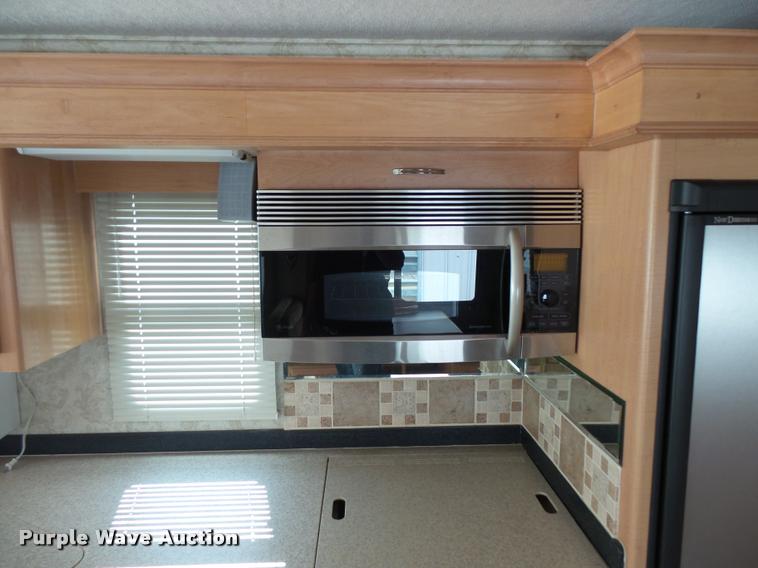 image for item L3553 2005 Tropi Cal RV