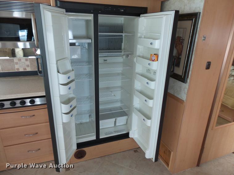 image for item L3553 2005 Tropi Cal RV